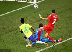 尤文图斯后防压哨破门获得关键胜利，继续领跑榜首的简单介绍